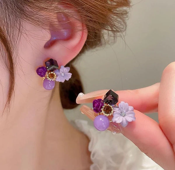 Trendy Floral Stud Earrings