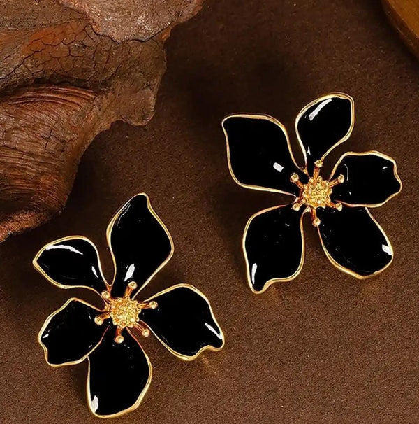 Women Contemporary Petals Charm Studs Earrings